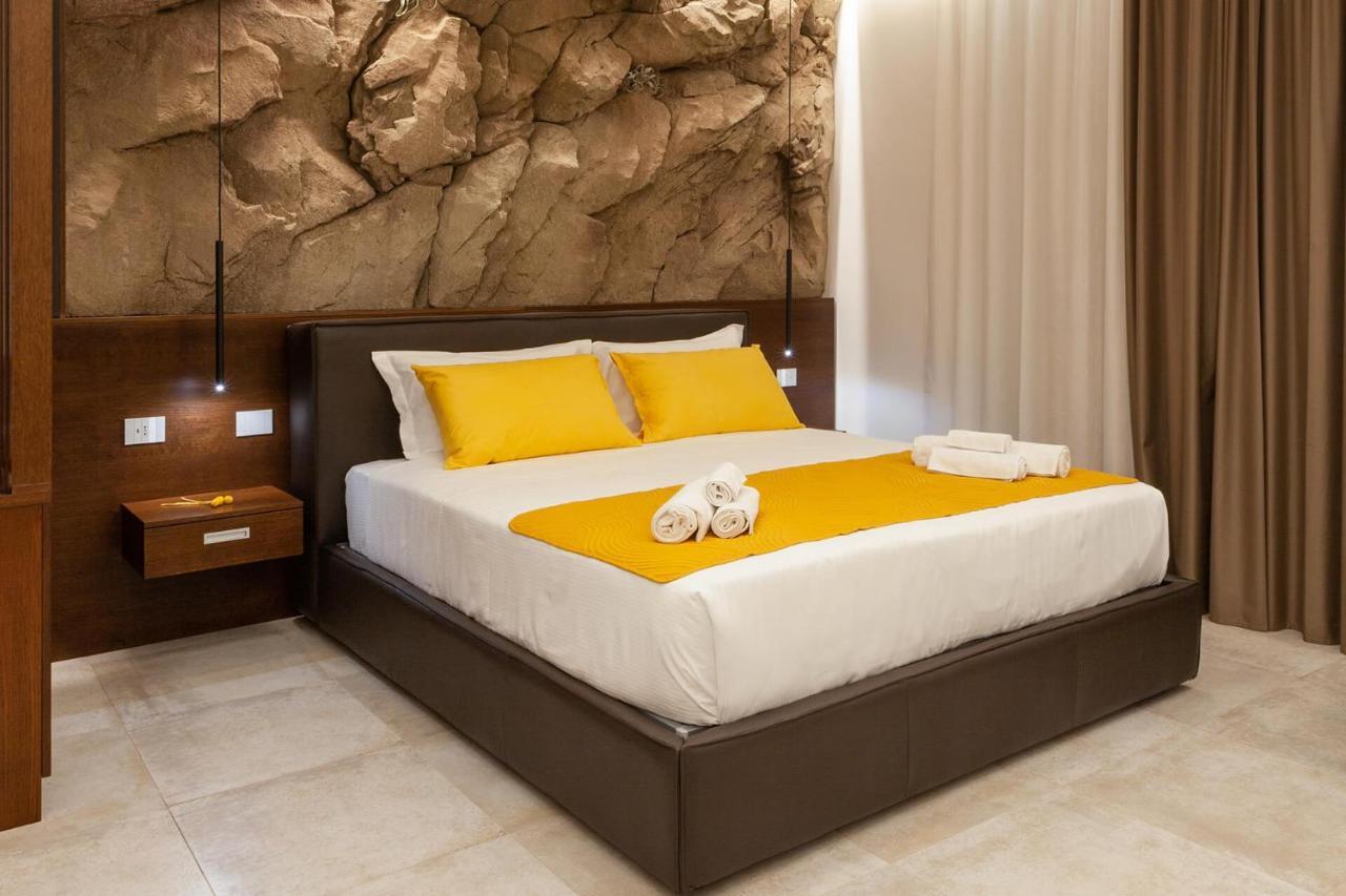Palazzo Ferrucci Luxury Suites Cagliari Exteriör bild