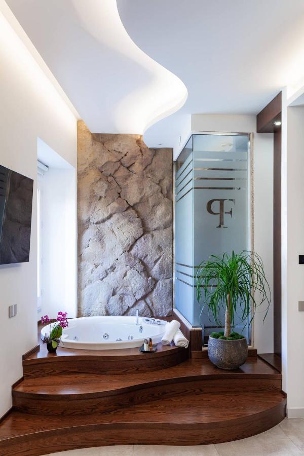 Palazzo Ferrucci Luxury Suites Cagliari Exteriör bild
