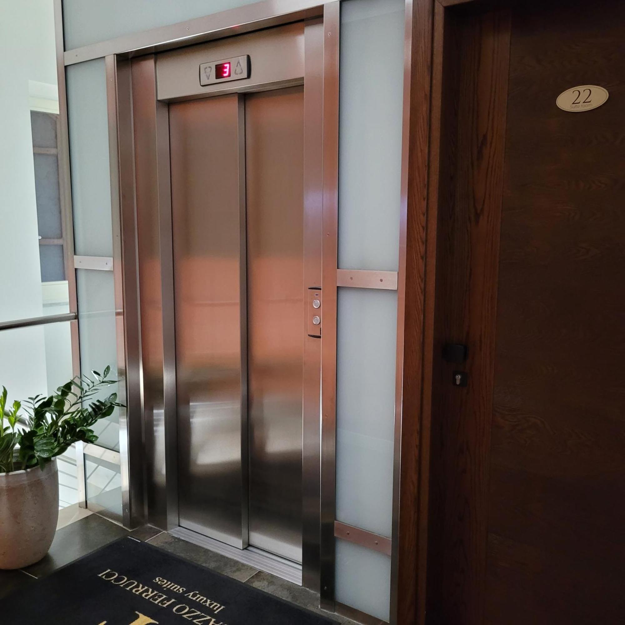 Palazzo Ferrucci Luxury Suites Cagliari Exteriör bild